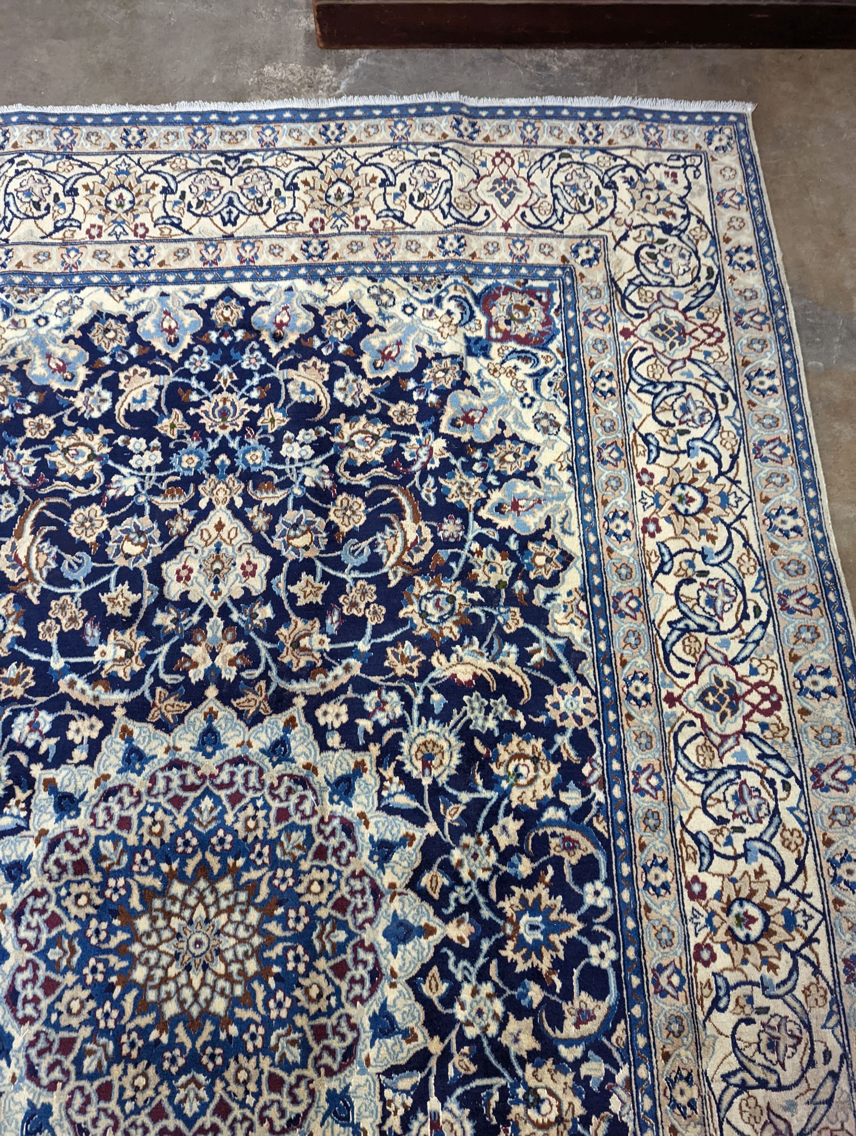 A fine Nain carpet, 290 x 190cm